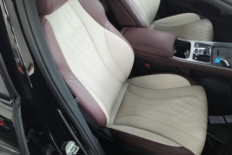 Used BYD Seal 2023 DM-i 1.5T 121km Flagship Model Right Front Seat