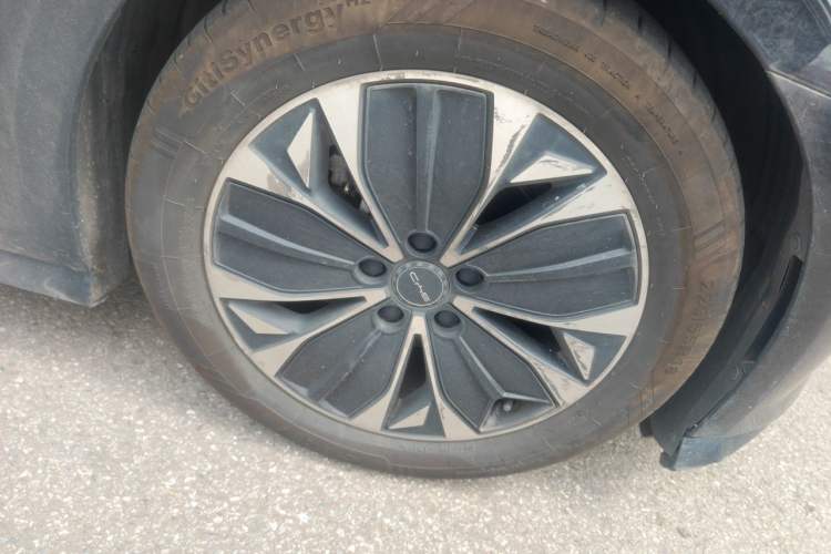 Used BYD Seal 2023 Champion Edition 550km Prestige Model Right Front Wheel Hub