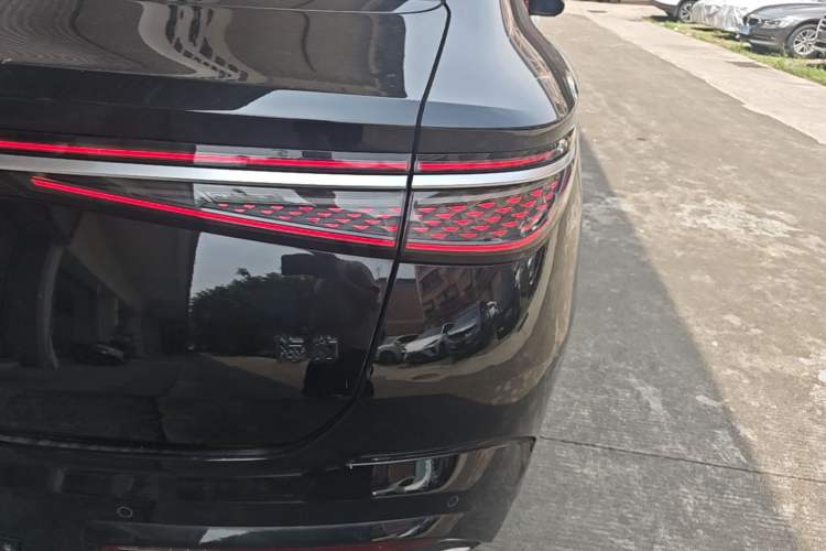 Used BYD Seal 2023 DM-i 1.5T 121km Prestige Model Right Rear Taillight