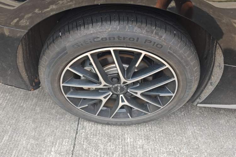 Used BYD Seal 2023 DM-i 1.5T 121km Prestige Model Right Rear Wheel Hub