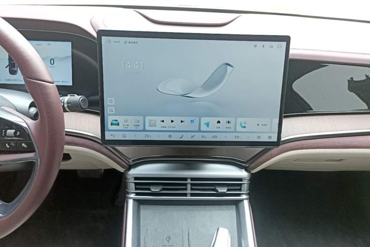 Used BYD Seal 2023 DM-i 1.5L 121km Prestige Model Audio And AC Panel