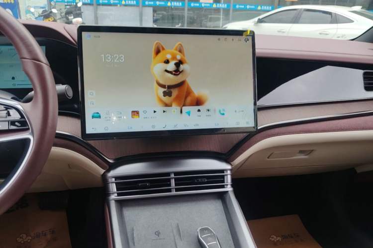 Used BYD Seal 2023 DM-i 1.5L 121km Prestige Model Audio And AC Panel
