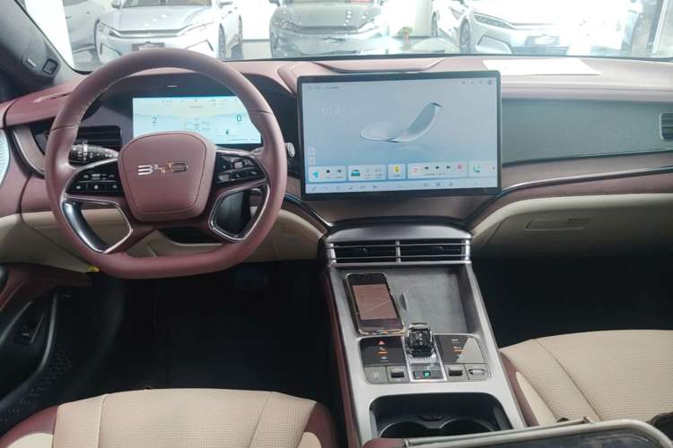 Used BYD Seal 2023 DM-i 1.5T 121km Prestige Model Center Console