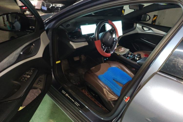 Used BYD Seal 2023 DM-i 1.5L 121km Luxury Model Driver Seat