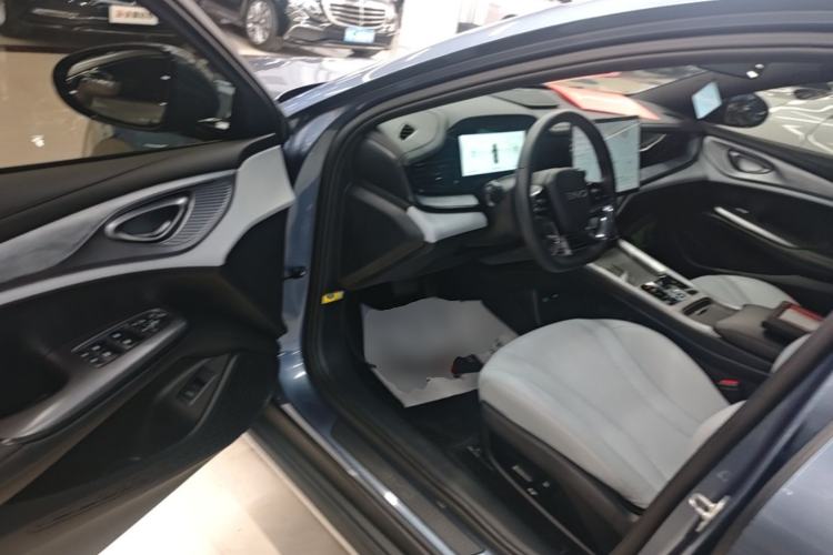 Used BYD Seal 2023 DM-i 1.5L 121km Luxury Model Driver Seat
