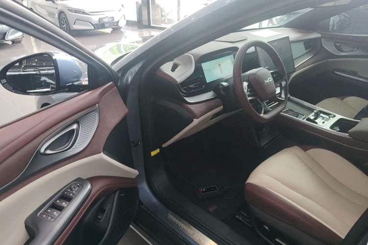Used BYD Seal 2023 DM-i 1.5T 121km Prestige Model Driver Seat
