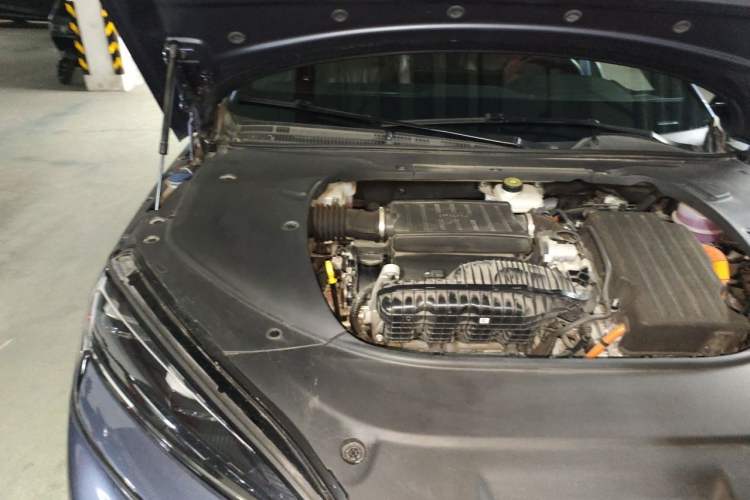 Used BYD Seal 2023 DM-i 1.5L 121km Luxury Model Engine Bay Right