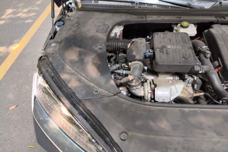Used BYD Seal 2023 DM-i 1.5T 121km Flagship Model Engine Bay Right