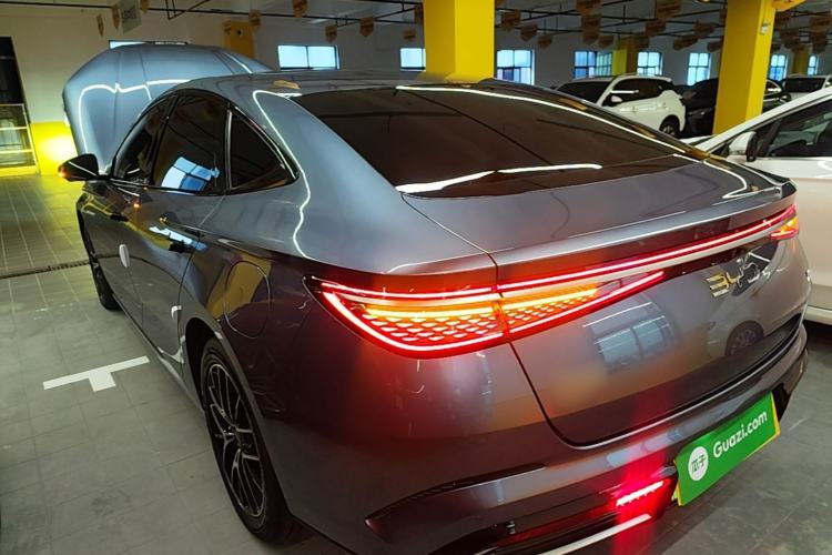 Used BYD Seal 2023 DM-i 1.5T 121km Prestige Model Exterior 2
