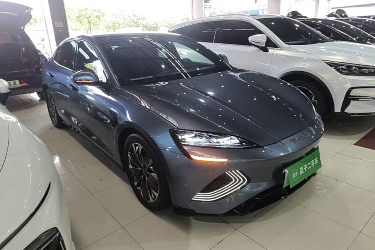 Used BYD Seal 2023 Champion Edition 700km Deluxe Model Front Right 45 Deg