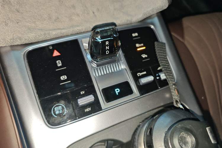 Used BYD Seal 2023 DM-i 1.5L 121km Luxury Model Gear Lever