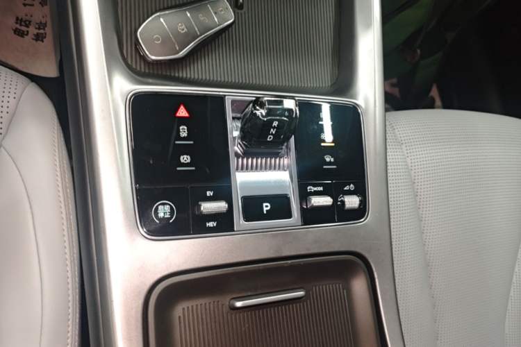Used BYD Seal 2023 DM-i 1.5L 121km Luxury Model Gear Lever