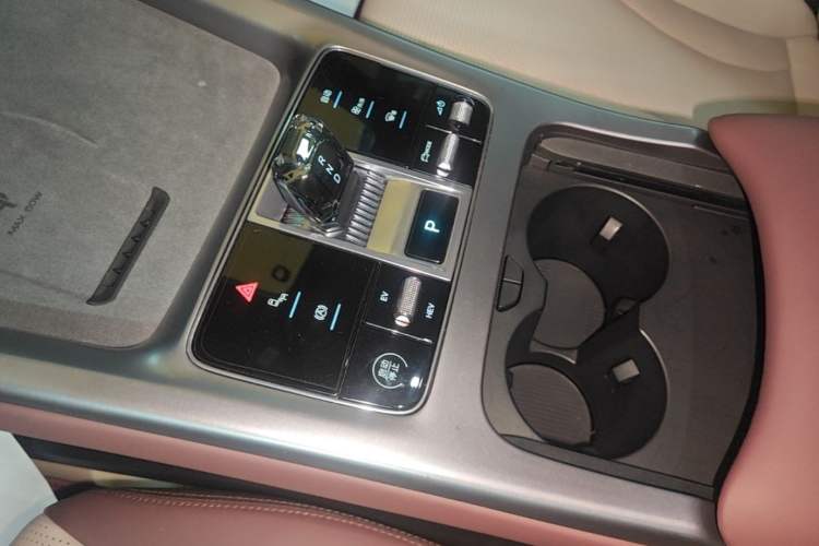 Used BYD Seal 2023 DM-i 1.5T 121km Prestige Model Gear Lever