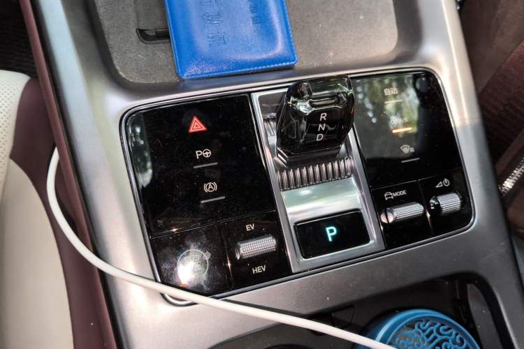 Used BYD Seal 2023 DM-i 1.5T 121km Flagship Model Gear Lever
