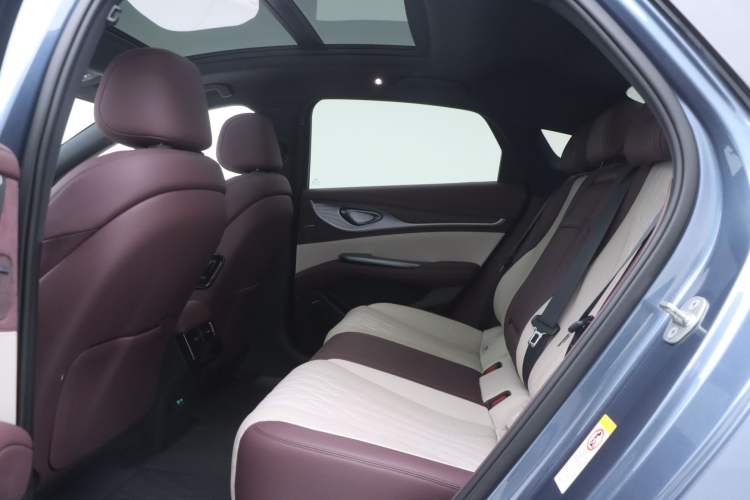 Used BYD Seal 2023 DM-i 1.5T 121km Flagship Model Interior 10