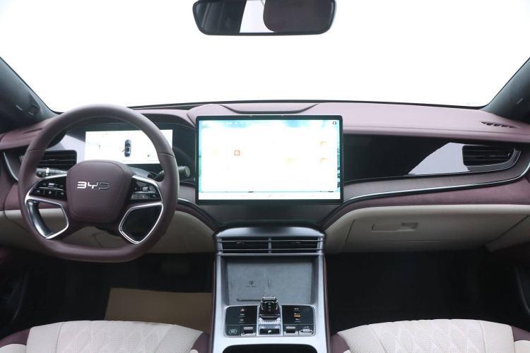 Used BYD Seal 2023 DM-i 1.5T 121km Flagship Model Interior 2