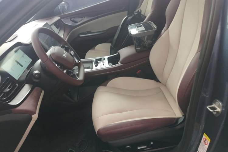 Used BYD Seal 2023 DM-i 1.5T 121km Prestige Model Left Front Seat