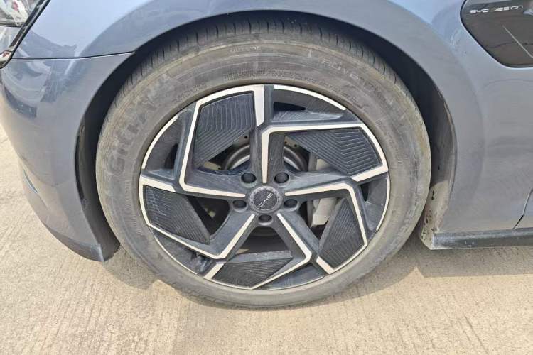 Used BYD Seal 2023 Champion Edition 700km Performance Version Left Front Wheel Hub