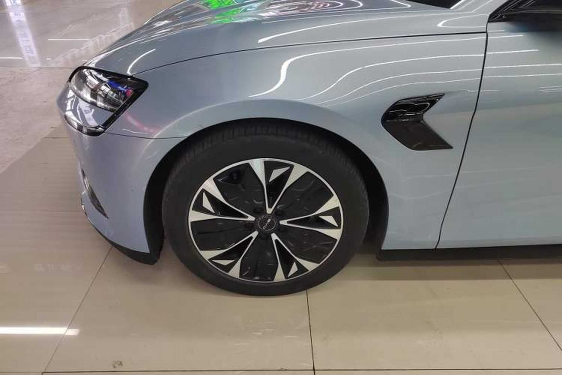 Used BYD Seal 2023 Champion Edition 700km Deluxe Model Left Front Wheel Hub