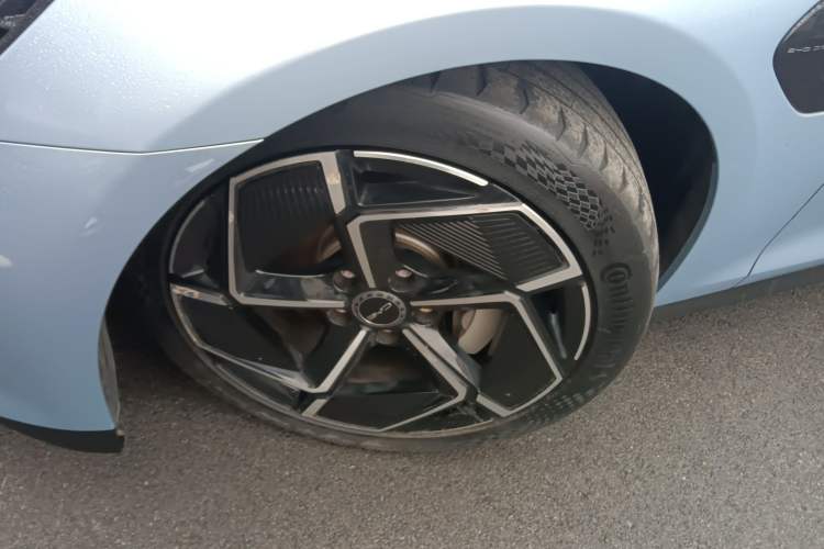 Used BYD Seal 2023 Champion Edition 700km Performance Version Left Front Wheel Hub