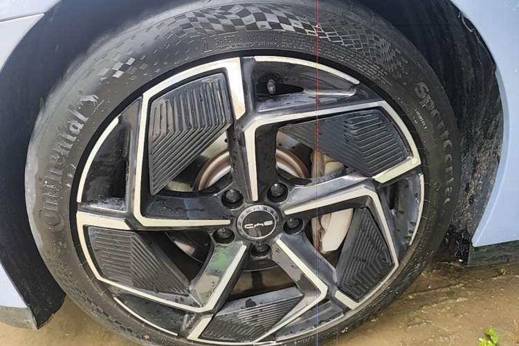 Used BYD Seal 2023 Champion Edition 700km Performance Version Left Front Wheel Hub