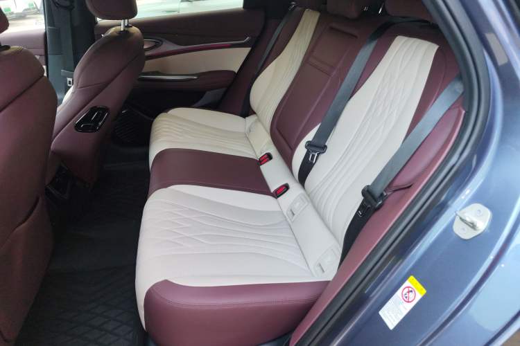 Used BYD Seal 2023 DM-i 1.5T 121km Flagship Model Left Rear Seat