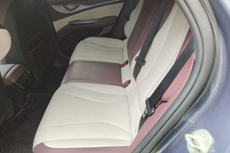 Used BYD Seal 2023 DM-i 1.5L 121km Prestige Model Left Rear Seat