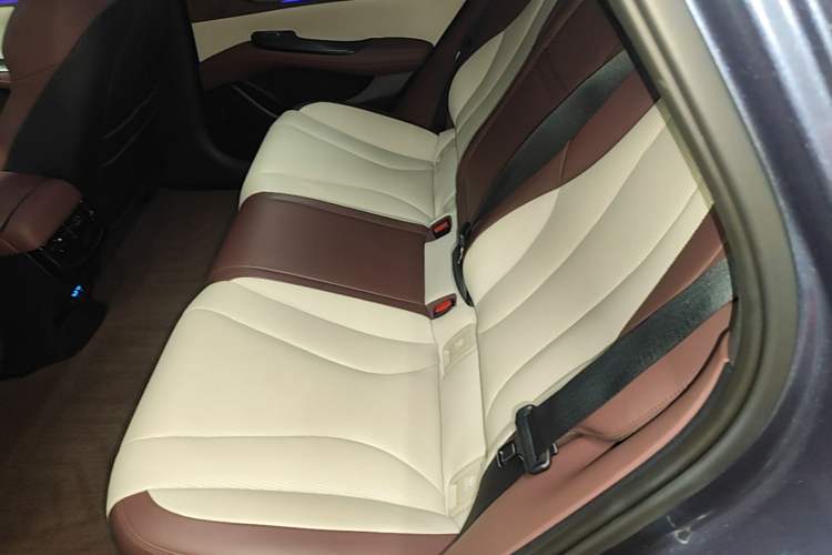 Used BYD Seal 2023 DM-i 1.5T 121km Prestige Model Left Rear Seat