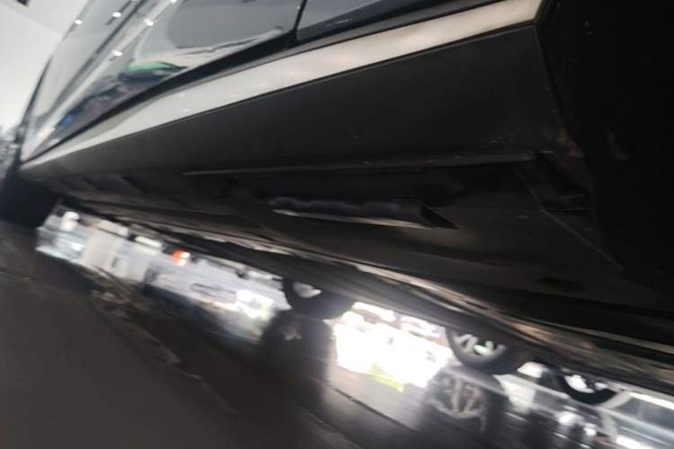 Used BYD Seal 2023 DM-i 1.5T 121km Prestige Model Left Side Sill