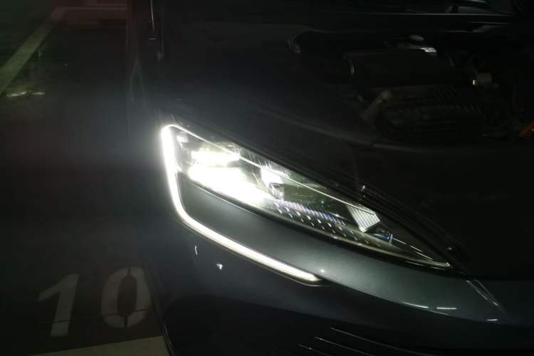 Used BYD Seal 2023 DM-i 1.5L 121km Prestige Model Right Front Headlight