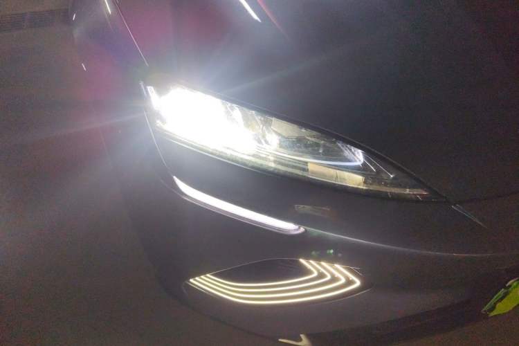 Used BYD Seal 2023 Champion Edition 700km Deluxe Model Right Front Headlight