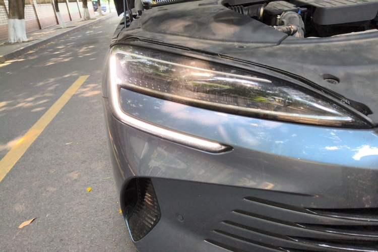 Used BYD Seal 2023 DM-i 1.5T 121km Flagship Model Right Front Headlight