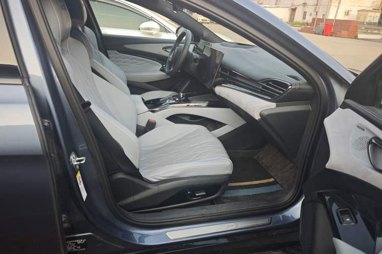 Used BYD Seal 2023 Champion Edition 700km Performance Version Right Front Seat