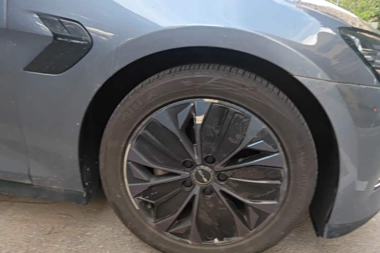 Used BYD Seal 2023 Champion Edition 550km Prestige Model Right Front Wheel Hub