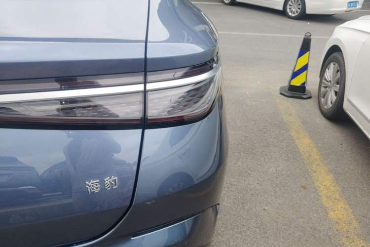 Used BYD Seal 2023 DM-i 1.5L 121km Prestige Model Right Rear Taillight