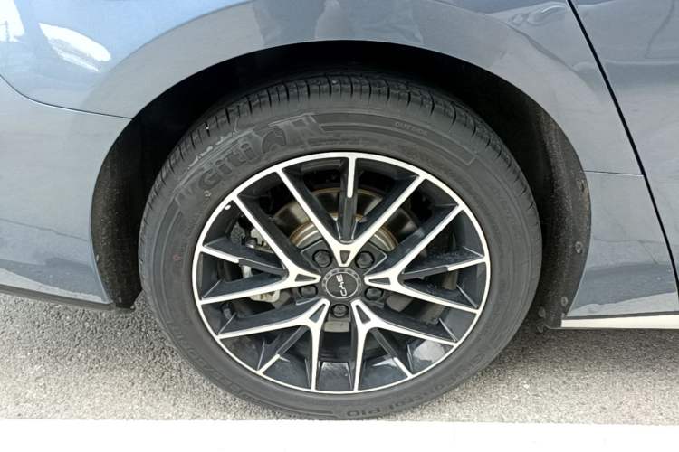 Used BYD Seal 2023 DM-i 1.5L 121km Prestige Model Right Rear Wheel Hub