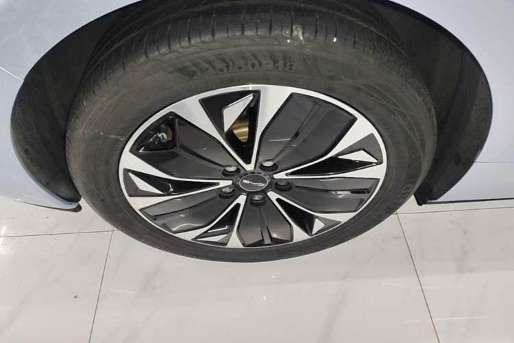 Used BYD Seal 2023 Champion Edition 550km Elite Model Right Rear Wheel Hub