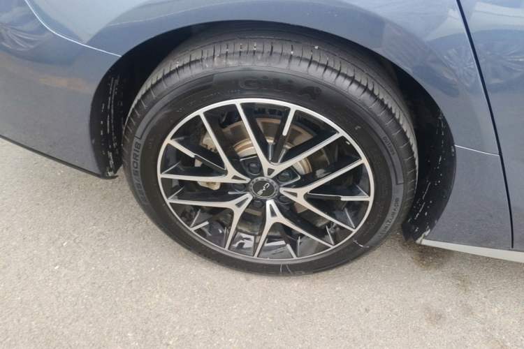 Used BYD Seal 2023 DM-i 1.5L 121km Prestige Model Right Rear Wheel Hub