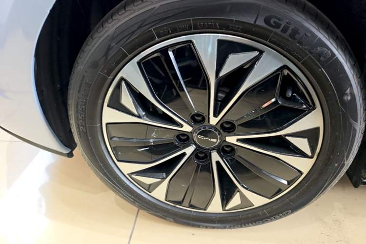 Used BYD Seal 2023 Champion Edition 550km Prestige Model Right Rear Wheel Hub