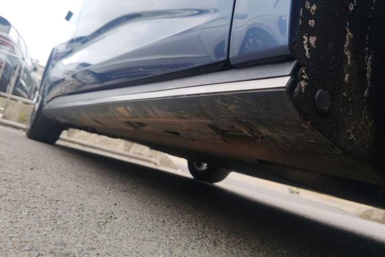Used BYD Seal 2023 DM-i 1.5L 121km Prestige Model Right Side Sill