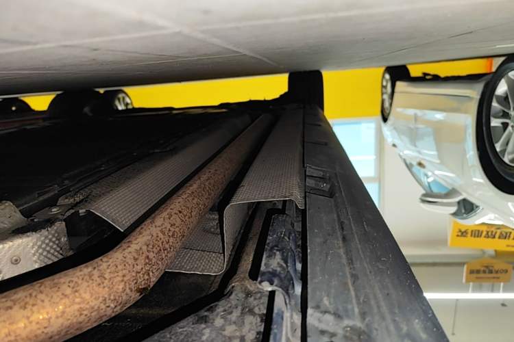 Used BYD Seal 2023 DM-i 1.5T 121km Prestige Model Right Side Sill