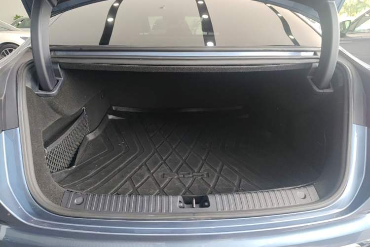 Used BYD Seal 2023 DM-i 1.5T 121km Prestige Model Trunk