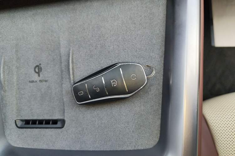 Used BYD Seal 2023 DM-i 1.5T 121km Flagship Model Vehicle Key