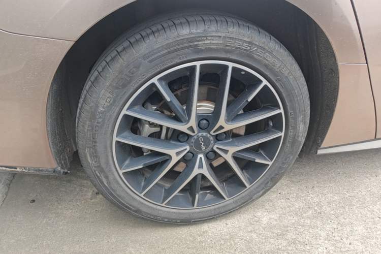 Used BYD Seal 2023 DM-i 1.5L 121km Prestige Model Right Rear Wheel Hub