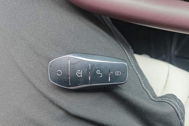 Used BYD Seal 2023 DM-i 1.5L 121km Prestige Model Vehicle Key