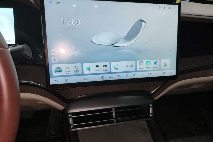 Used BYD Seal 2023 DM-i 1.5T 121km Flagship Model Audio And AC Panel
