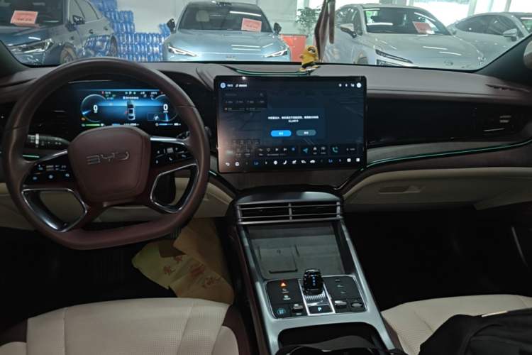 Used BYD Seal 2023 DM-i 1.5L 121km Prestige Model Audio And AC Panel