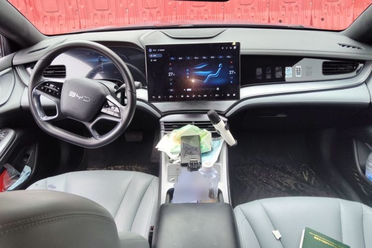 Used BYD Seal 2023 DM-i 1.5L 121km Luxury Model Center Console