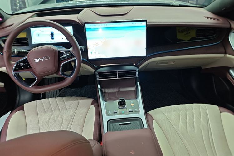Used BYD Seal 2023 DM-i 1.5T 121km Flagship Model Center Console