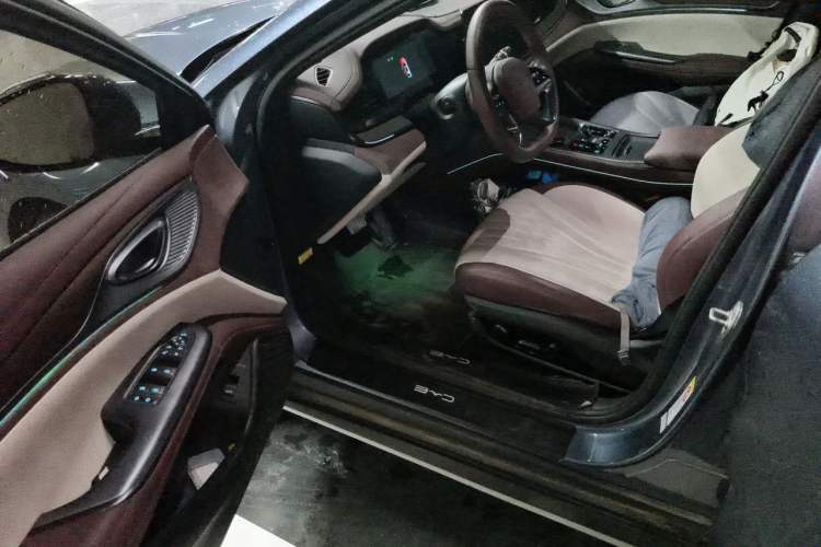 Used BYD Seal 2023 DM-i 1.5T 121km Flagship Model Driver Seat